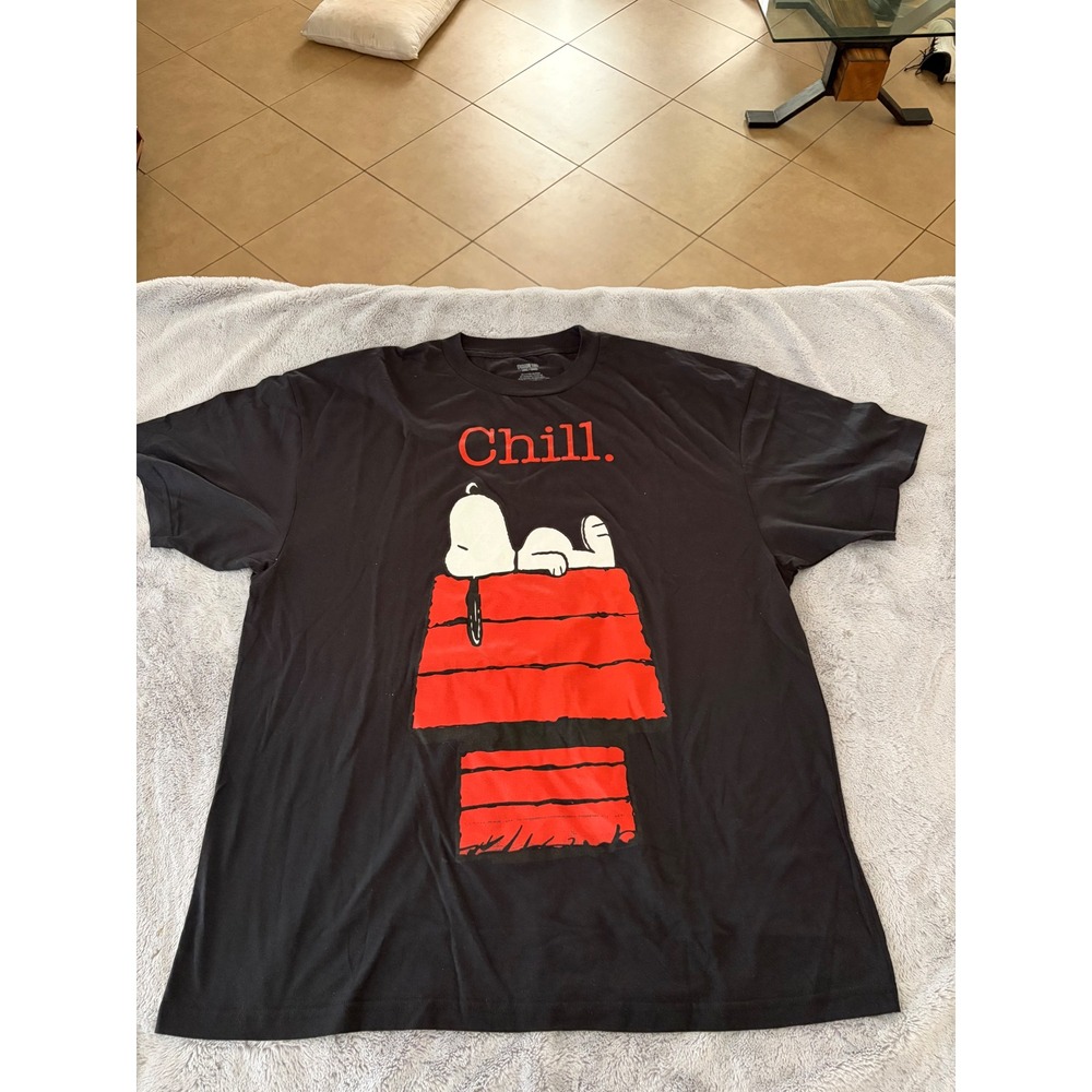 NWOT Peanuts Snoopy Chill Graphic T-Shirt Mens 2XL Black Red Doghouse